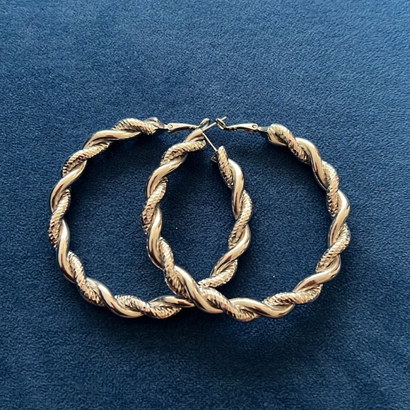 Silver Twist Hoop - Picture 3 of 3